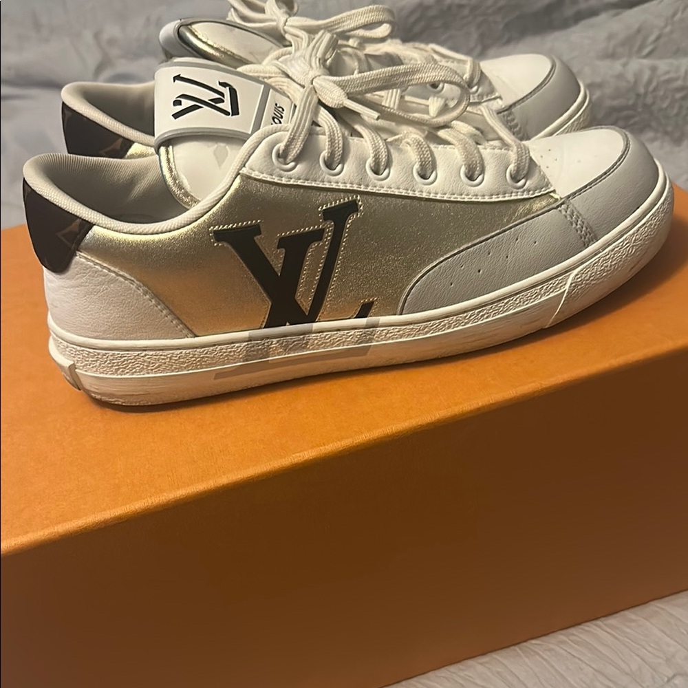 Louis Vuitton leather White&Silver Casual Sneakers